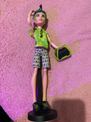 Boneco deuce Gorgon scaris