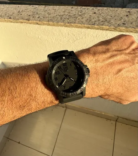 Relógio Luminox Leather Black Sea.