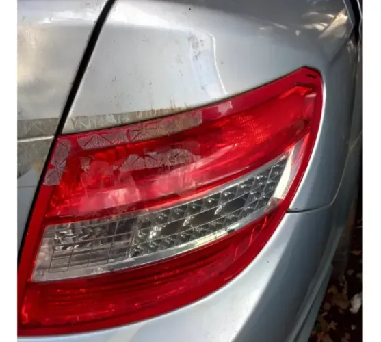  LANTERNA TRASEIRA DIREITA MERCEDES BENZ C350 2008 2009 2010 2011