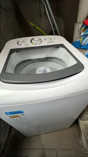 Vende-se uma máquina nova cm 2 mês de uso 9 kilo