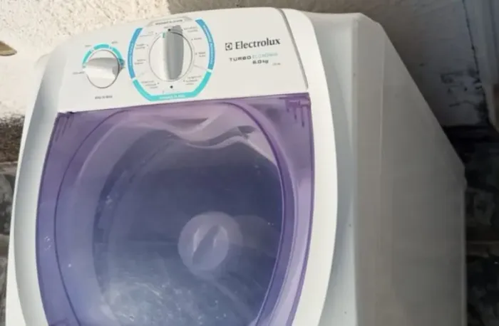 Máquina de lavar Electrolux 06 kg