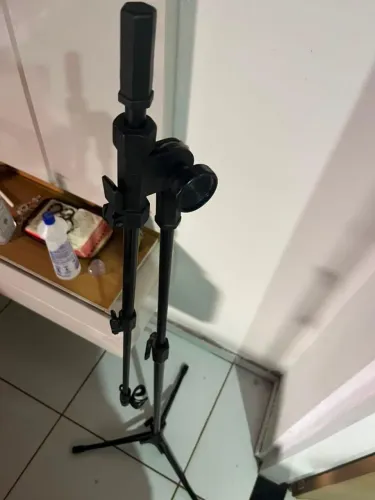 Pedestal para microfone