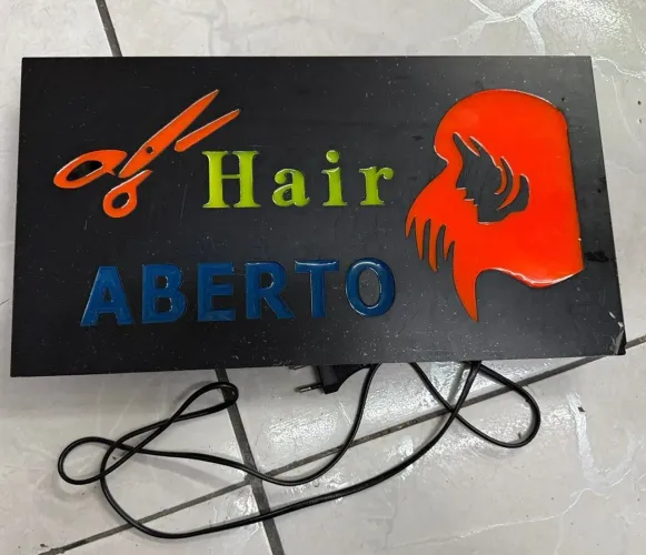 Placa de LED sinalização cabeleireiro