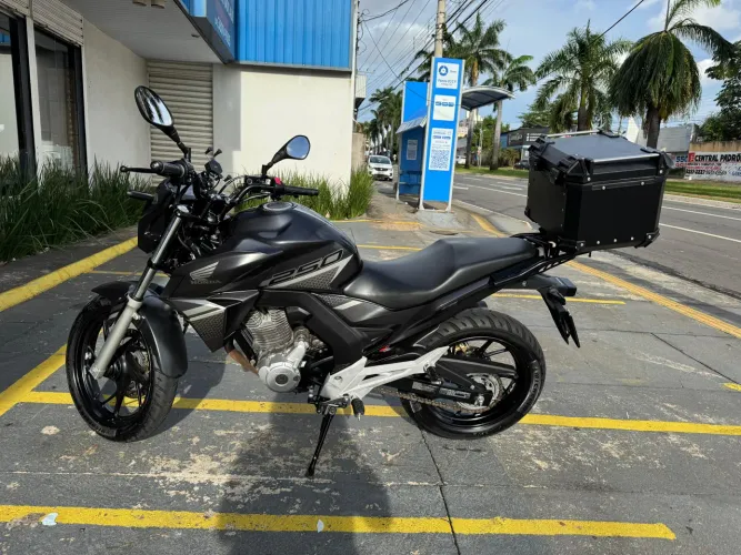 Vendo Cb Twister 250 cinza c/ abs 22/22
