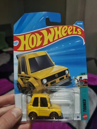 Hot Wheels Erro "No Tampo" Tooned Golf MK1 Amarelo Lacrado