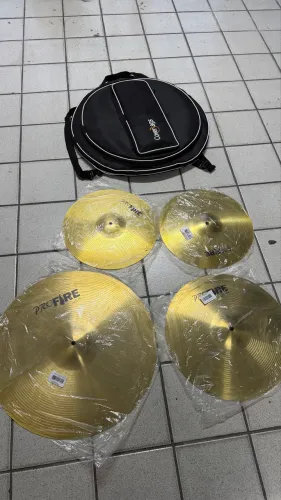 jogo pratos novo com bag , parcelo no cartão