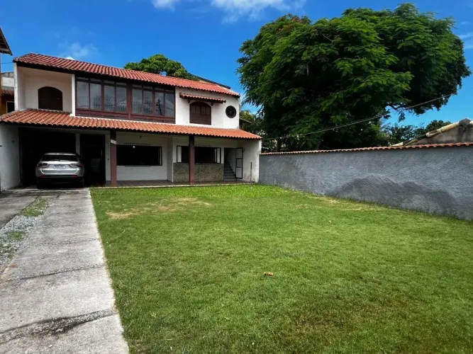 São Pedro da Aldeia - Excelente casa em frente a Lagoa