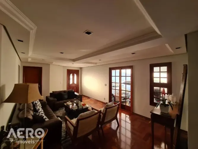 linda casa em condomínio Tivoli I