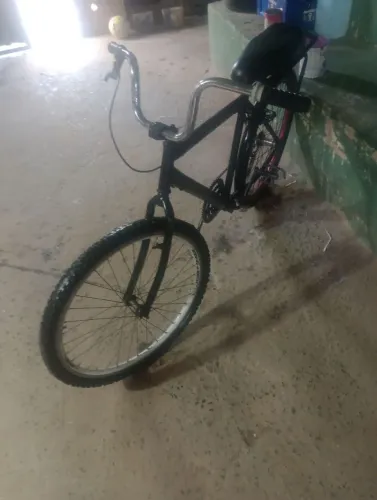 Vendo essa bicicleta montadinha 200$ ZAP *