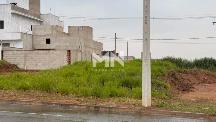 Terreno à Venda no Bairro Jardim dos Ipês em Salto/SP.