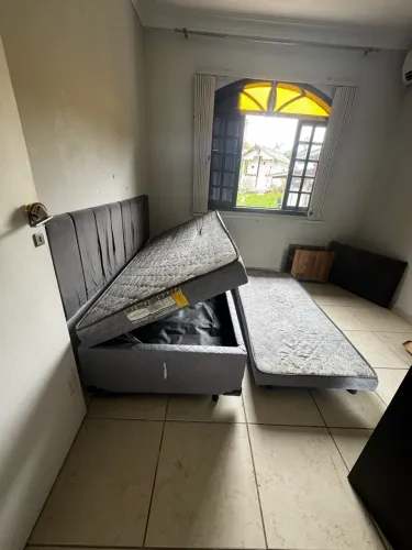 Cama box solteiro com baú e cama auxiliar