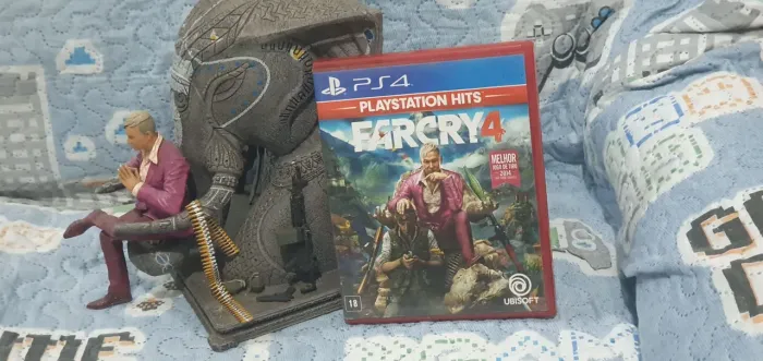FIGURA DE AÇÃO BONECO FAR CRY 4 MAIS JOGO ORIGINAL PS4 ITEM PARA COLABORADOR