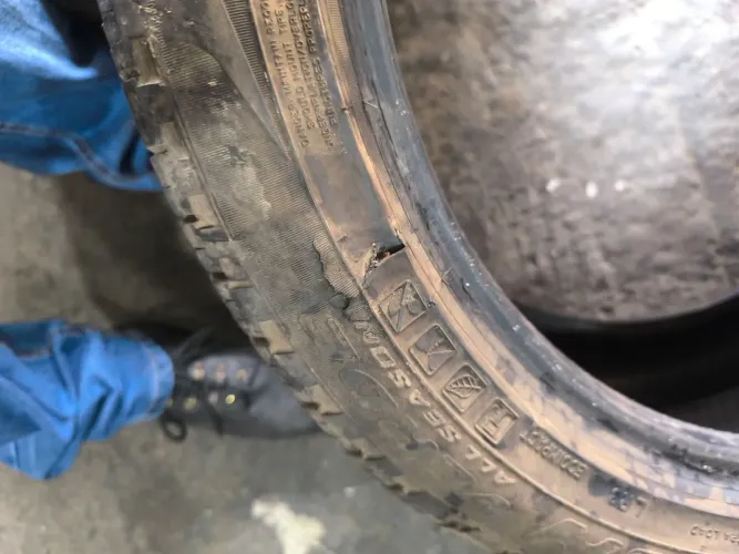 pneu carro 245/45/20