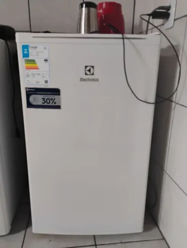 Frigobar Electrolux 122l muito conservado
