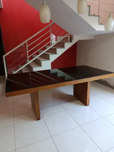 Mesa comprada na smarçaro madeira
