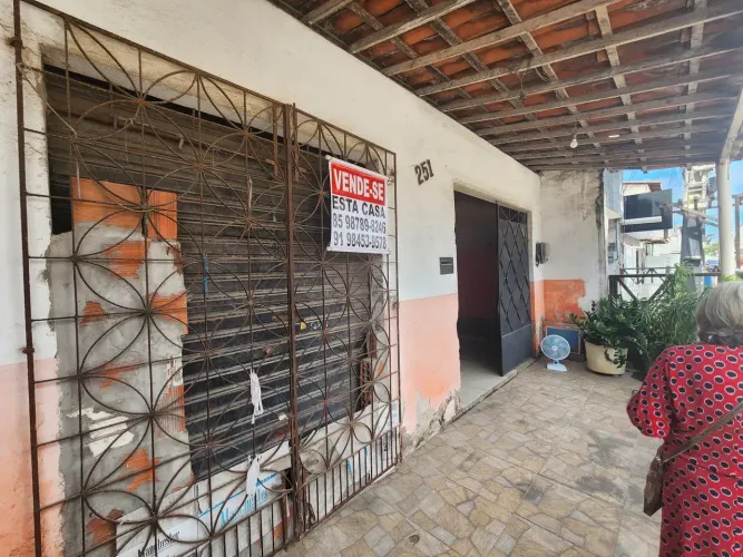 Casa para venda com 99 metros quadrados com 2 quartos em Jardim das Oliveiras - Fortaleza 