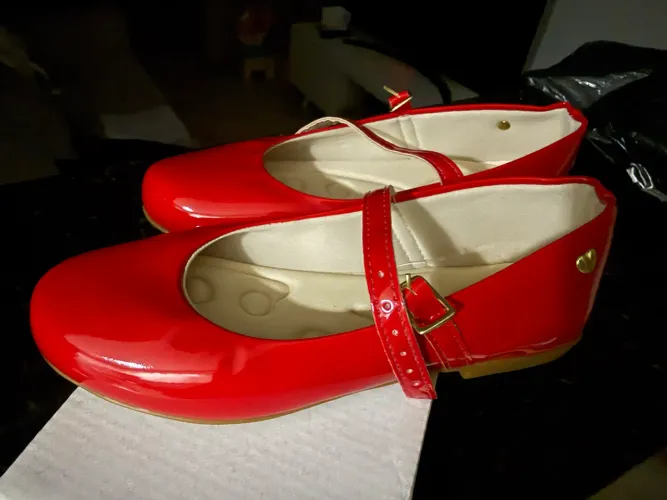 Sapato vermelho menina tamanho 32 NOVO