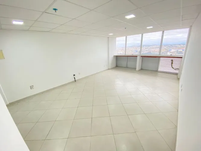 Sala para Locação em Imbetiba, Macaé - 30m² e 1 Banheiro