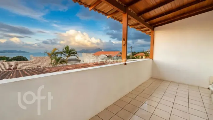Casa à venda Rua Monsenhor Frederico Hobold, Itaguaçu - Florianópolis