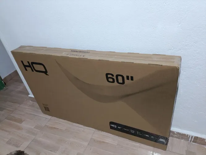 Vende-se esta Smart TV 60 polegadas 4K