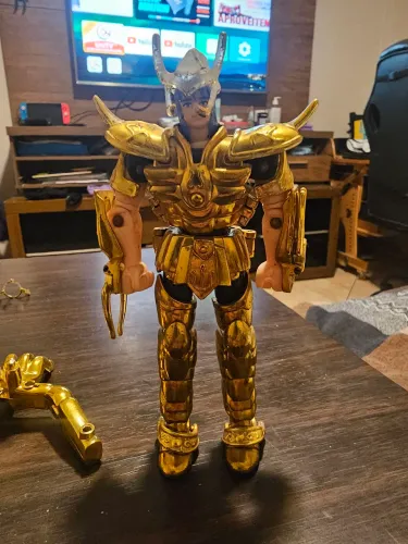Cavaleiros do Zodíaco - Milo de Escorpião Bandai