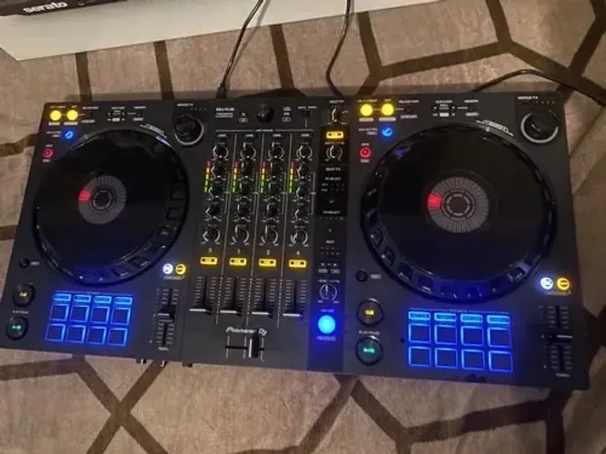Controladora DDJ FLX6