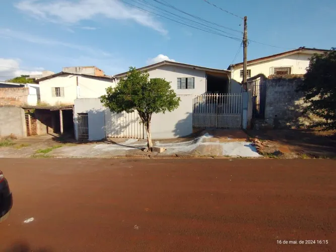 Vendo ou troco uma casa no conjunto vivi Xavier. Londrina. Zona norte.