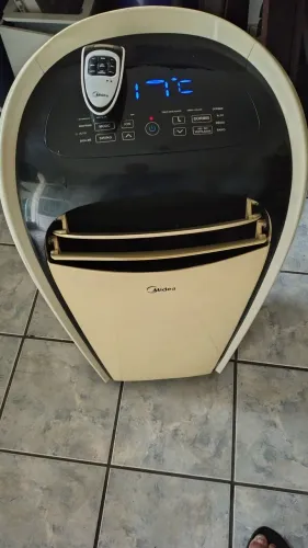 Ar condicionado portátil Midea 12 mil BTUs com controle remoto, Funcionando perfeitamente 