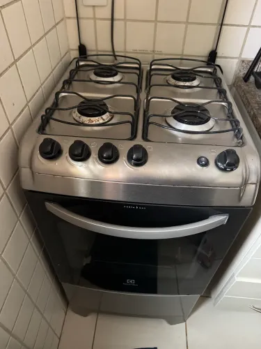 Fogão Electrolux 4 bocas e Depurador de Ar Electrolux 