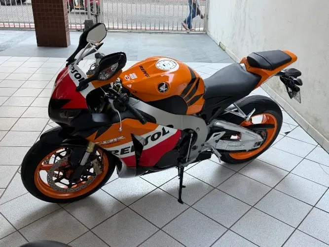 Vendo Moto Repsol