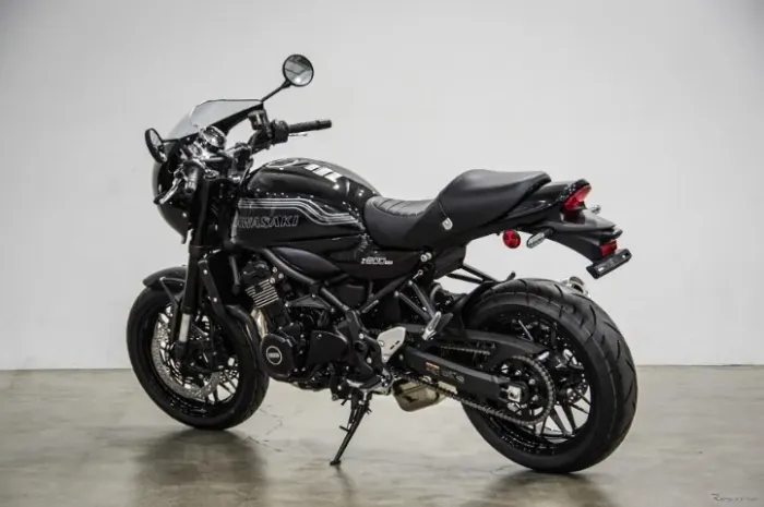 KAWASAKI Z900 RS CAFÉ PRETA