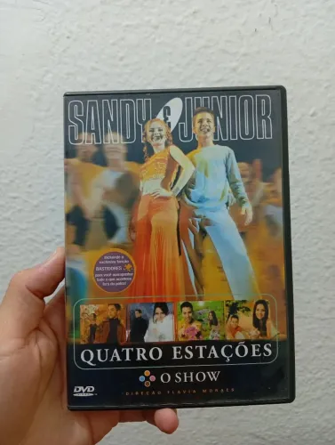 Dvd Sandy e Junior 4 estações em ótimo estado