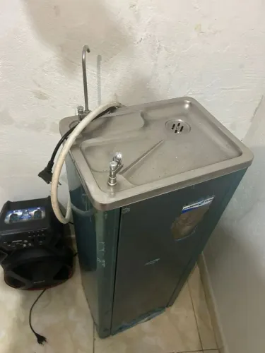 Bebedouro de pressão de nossa.