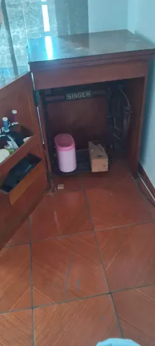 Máquina de costura Singer antiga