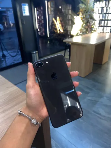 Vendo celular usado BARATO IPHONE 8 PLUS ? * THAINÃ