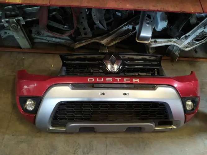 Para choque completo de Renault Duster original.