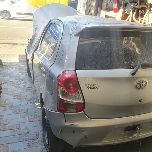 Sucata etios hatch 1.5 automático 28.000 km