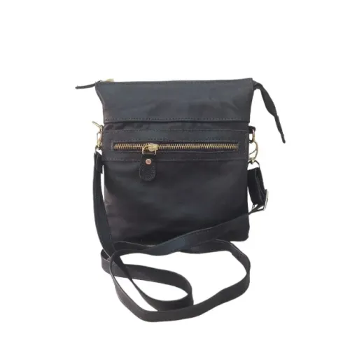 Bolsa Feminina Transversal Preta Couro Legítimo Com 7 Divisórias Kailla Bags