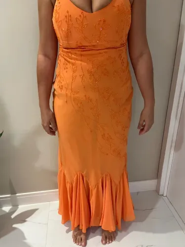 Vestido Longo Laranja - Festa - Detalhes em Pedrarias