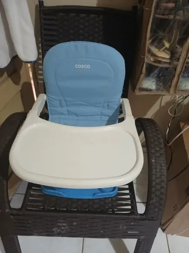 Cadeira de alimentação portátil cosco
