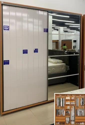 Guarda roupa de casal com espelho novo