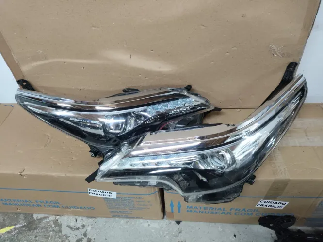 FAROL Hilux lado esquerdo SW4 2016/2020 regulagem elétrica Full led 