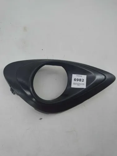 Moldura Farol Milha Nissan March 2015/2022 Preta  COM DETALHE   ETQ6982