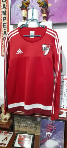 Agasalho river plate  ( made in Argentina  )