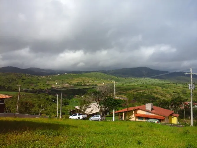 Otimo Terreno! Gravatá-PE, 780m, com vista definida e para o monte! Temperatura agradáveis