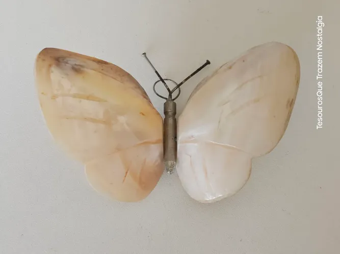Borboleta em Madre Pérola Década 50/60 - 6 cm