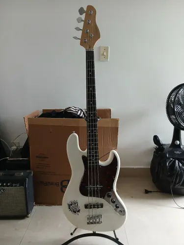 Baixo Giannini Standard 4 cordas