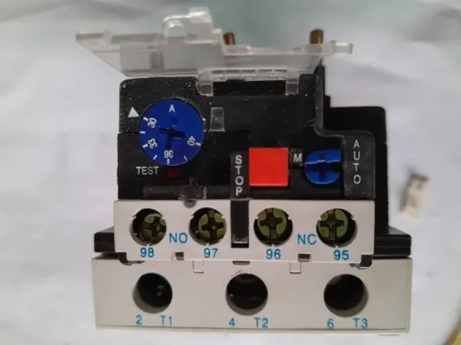 Contator Tripolar 30-40A 220v JR28- 93-, Mas Contator Tripolar 50A JNG 