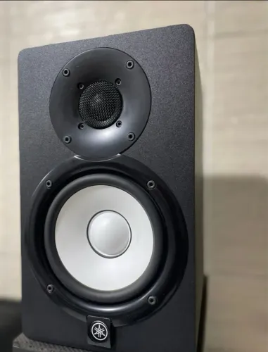 Caixa de Som Yamaha HS5