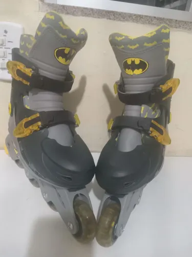 Patins Batman marca warner $ 50,00 tamanho 35/38
